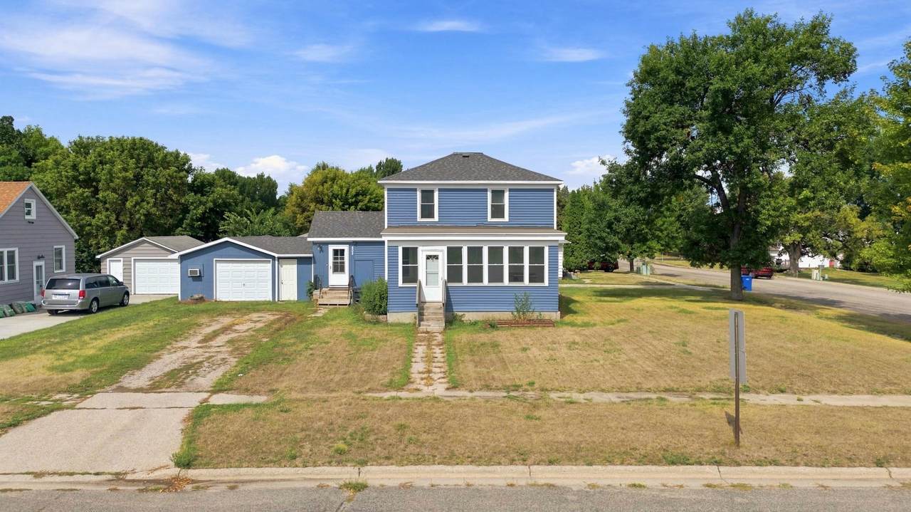 802 Hobart Street - Photo 1