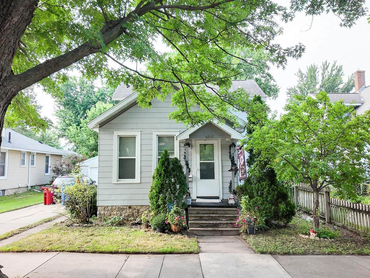 1025 Wabasha Street - Photo 1