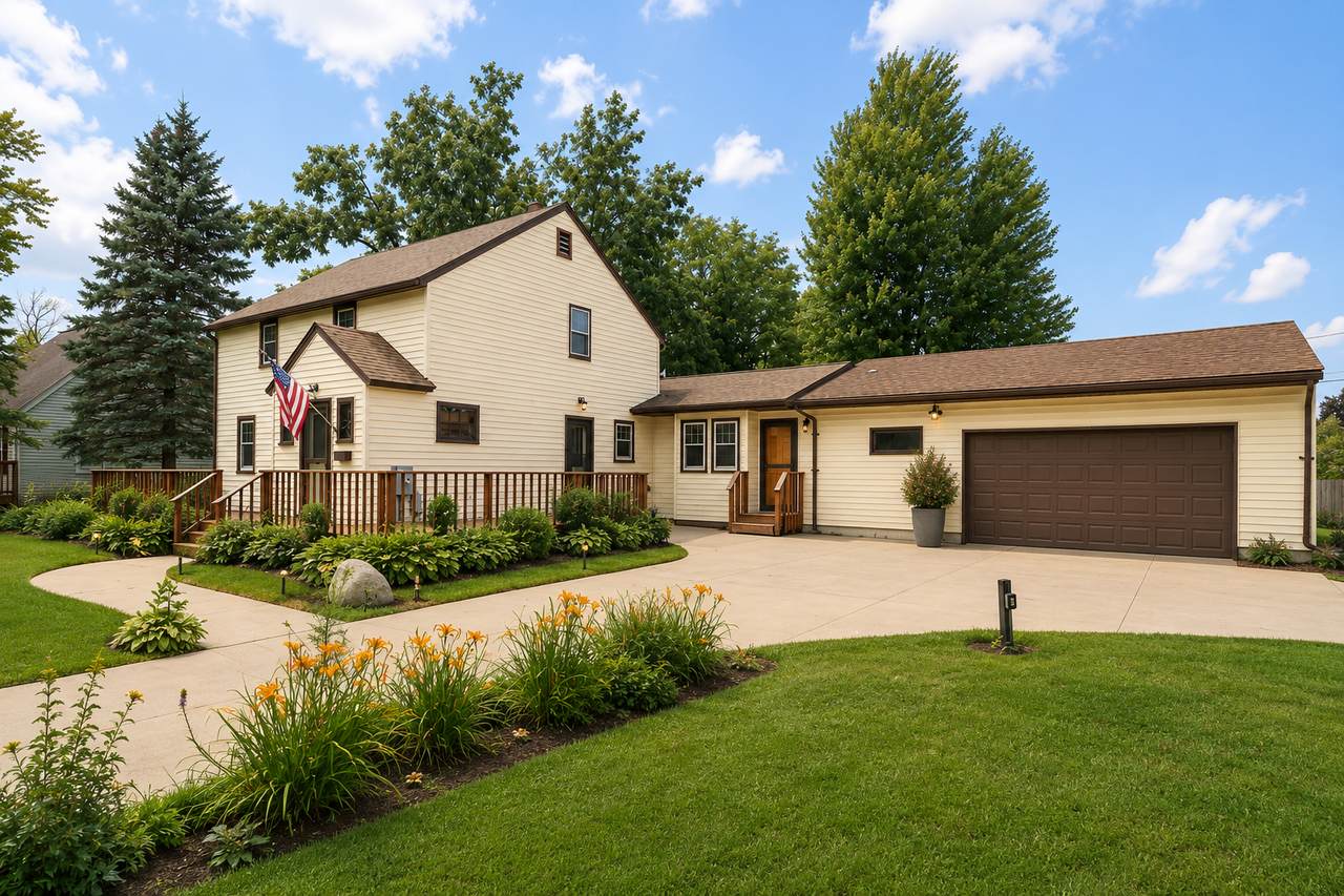 2209 6th Street - Photo 1