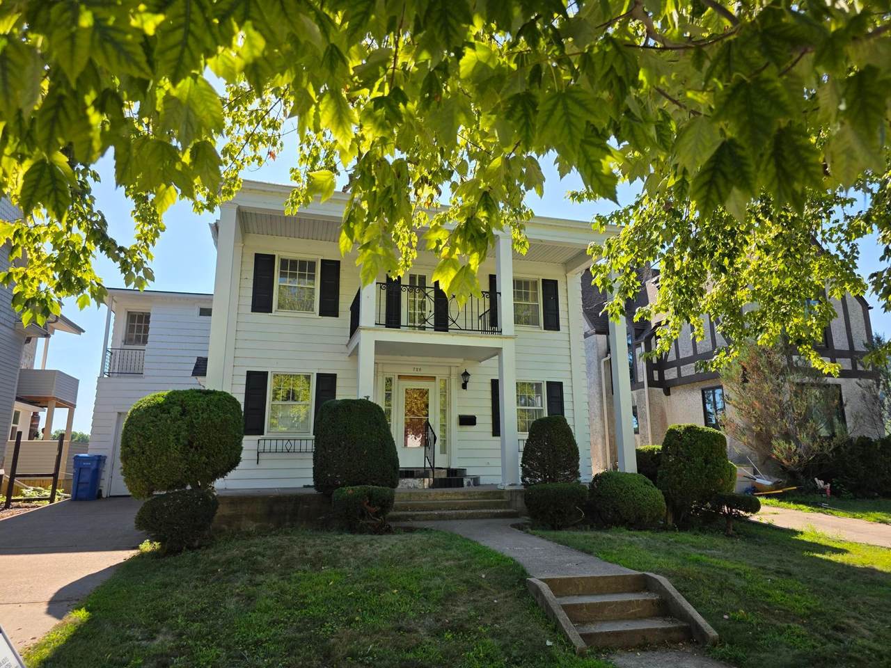 720 Main Street - Photo 1