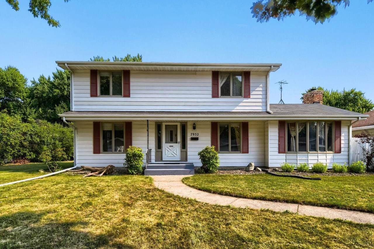 7932 38 1/2 Avenue - Photo 1
