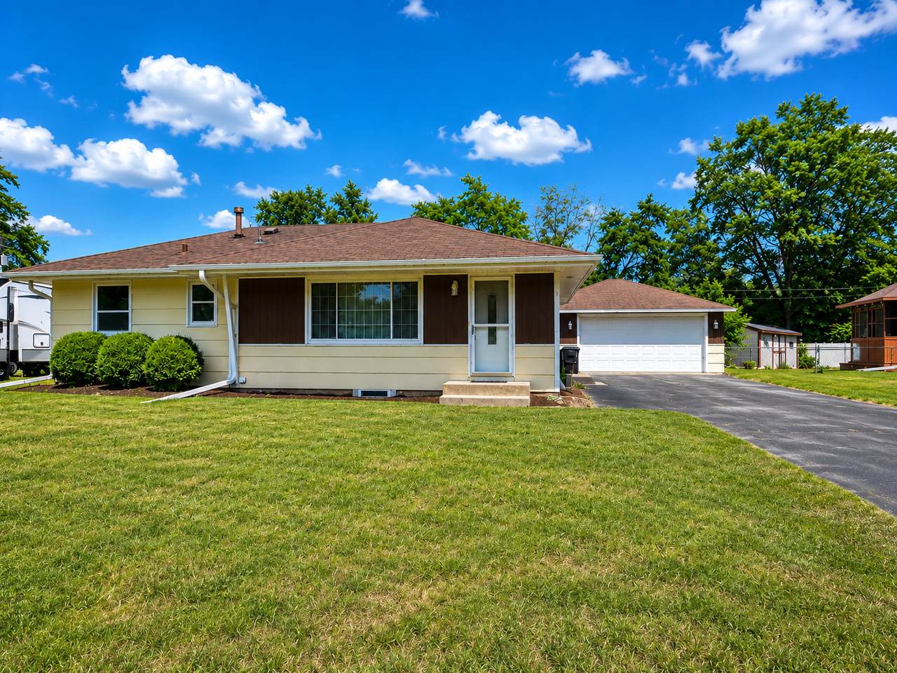 11219 Bittersweet Street - Photo 1