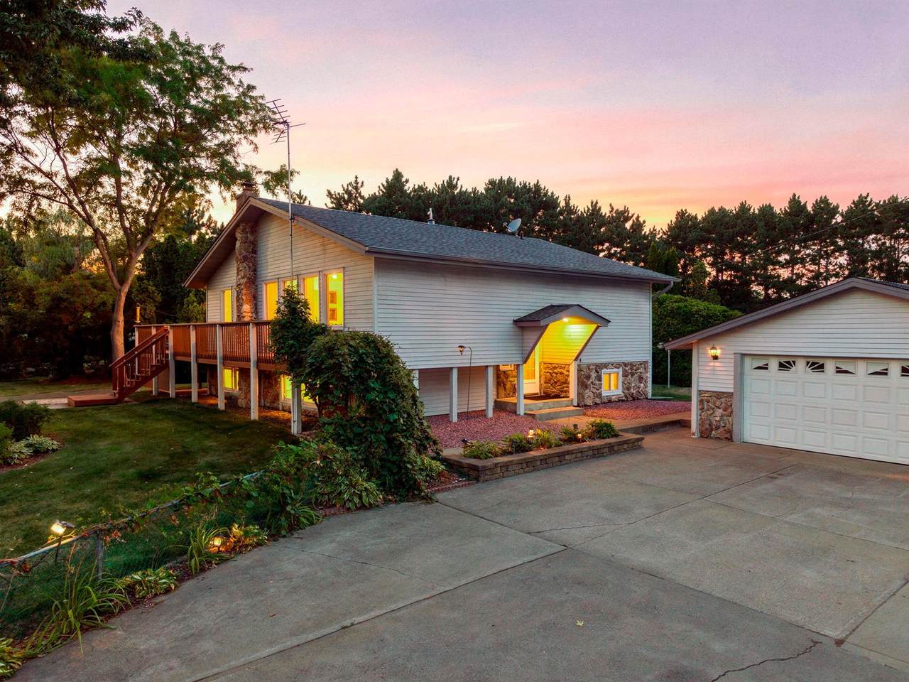 465 Ne 265th Avenue - Photo 1
