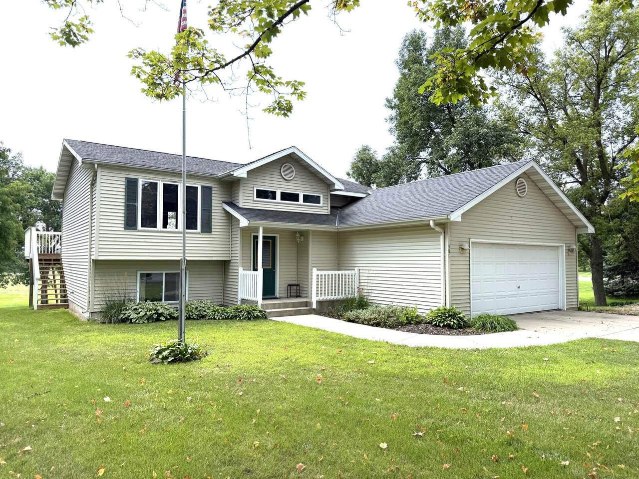 580 Simon Avenue - Photo 1