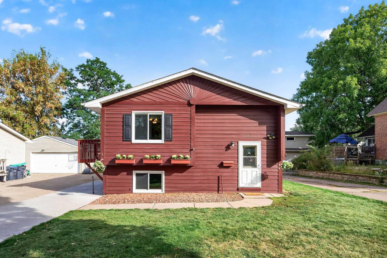 2715 10th Avenue - Photo 1