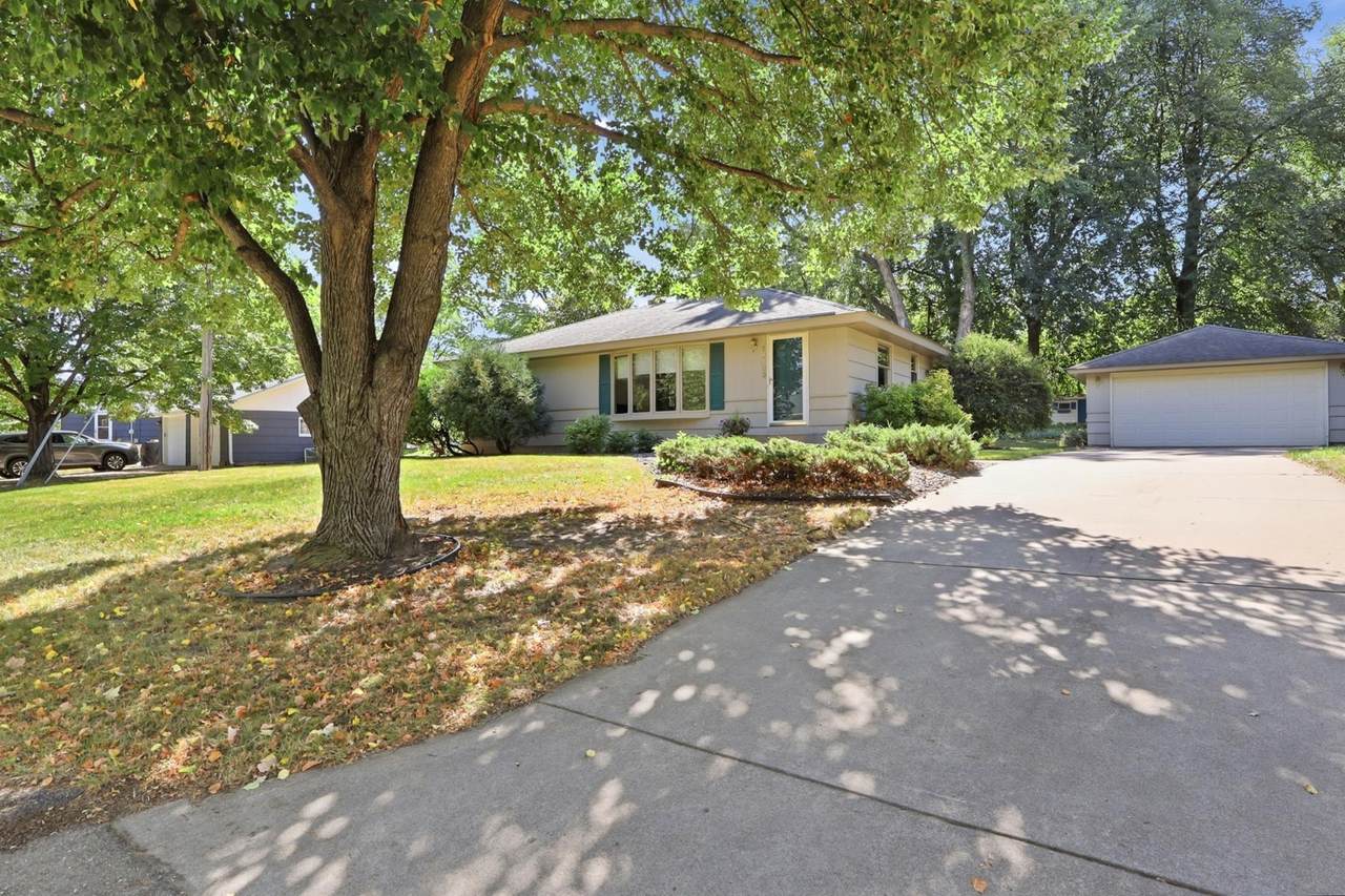 16403 Seymour Drive - Photo 1