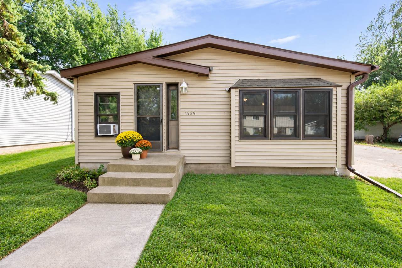 1989 Cardinal Drive - Photo 1