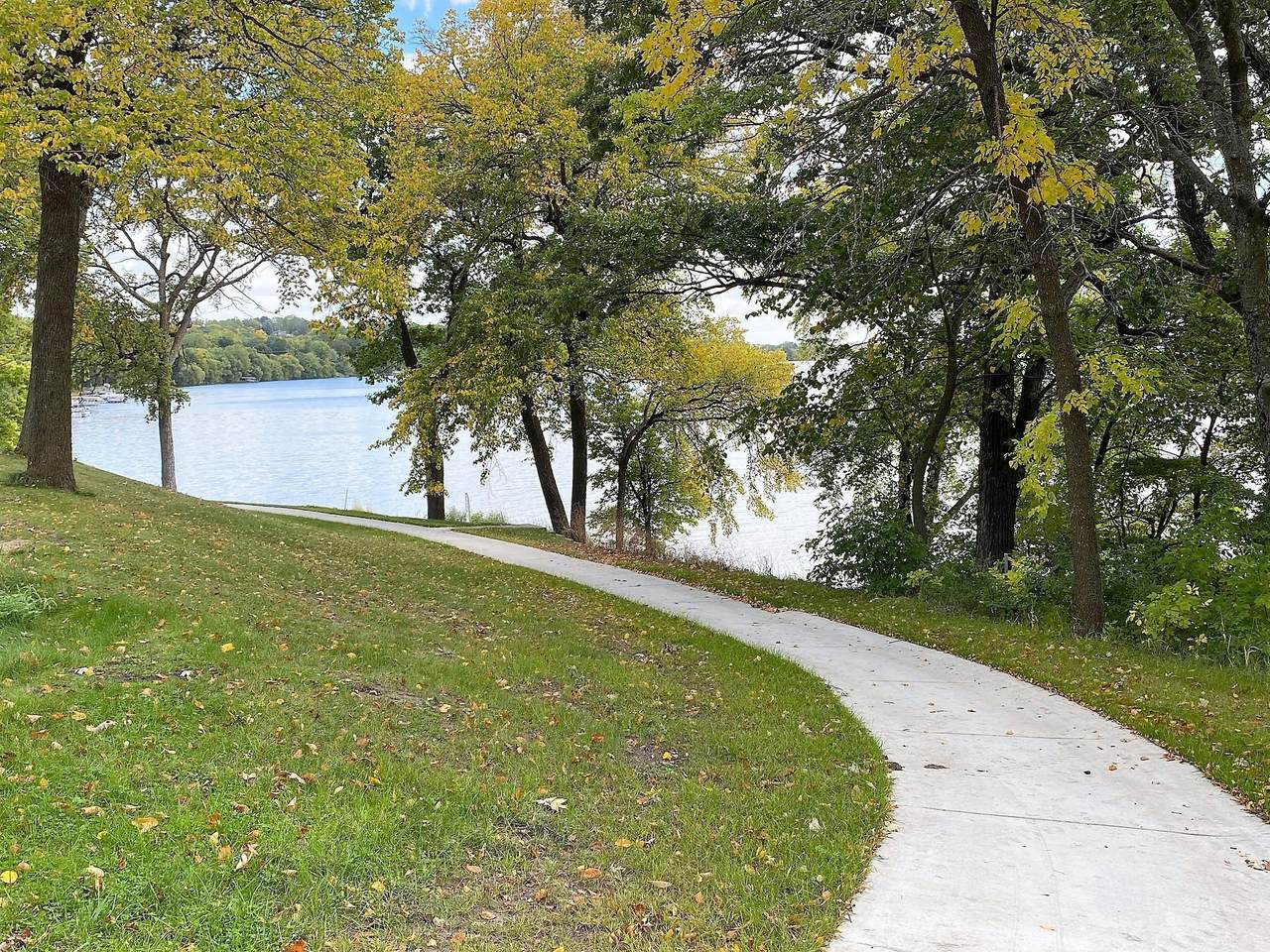 StoneGate On The Lake - Photo 1