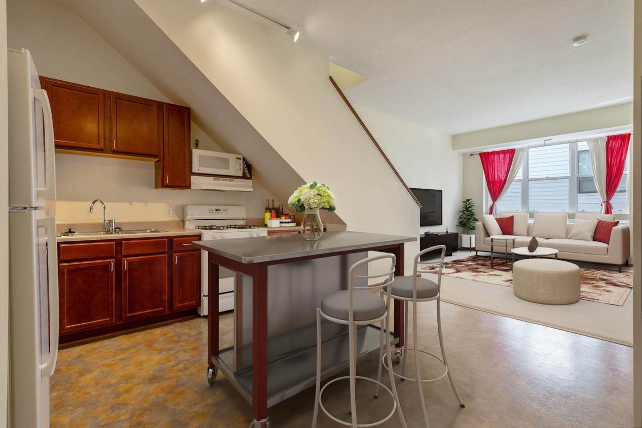 2650 University Avenue - Photo 1