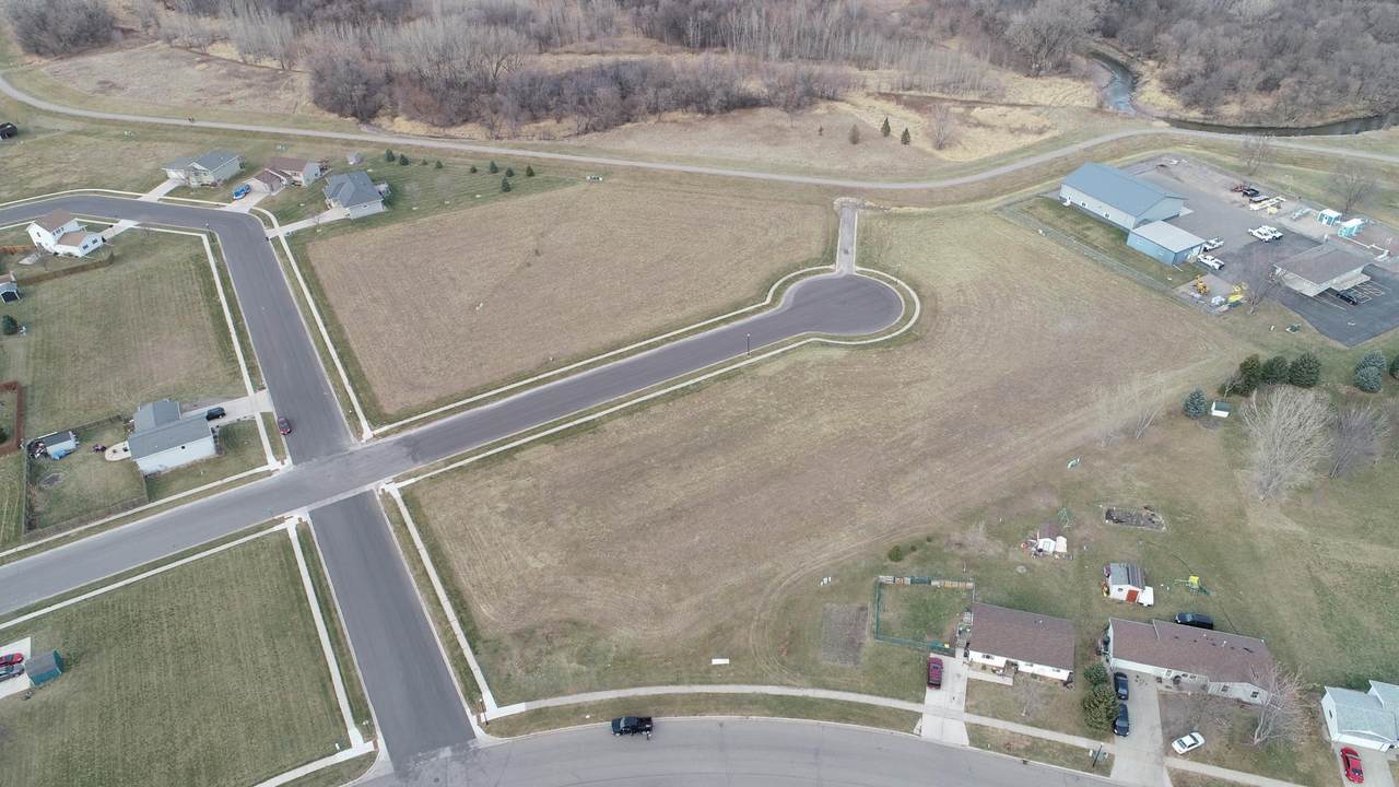 1106 Esther Circle - Photo 1