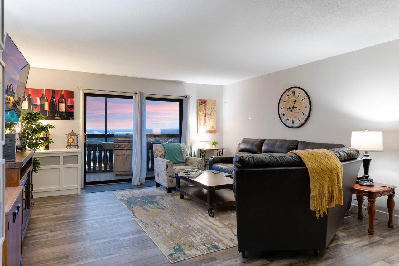 400 Groveland Avenue - Photo 1