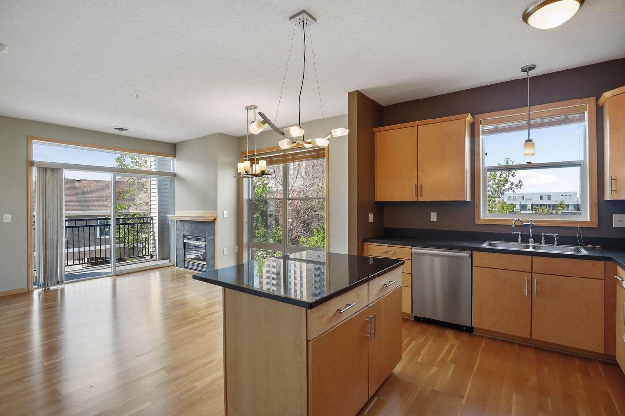 301 Oak Grove Street - Photo 1