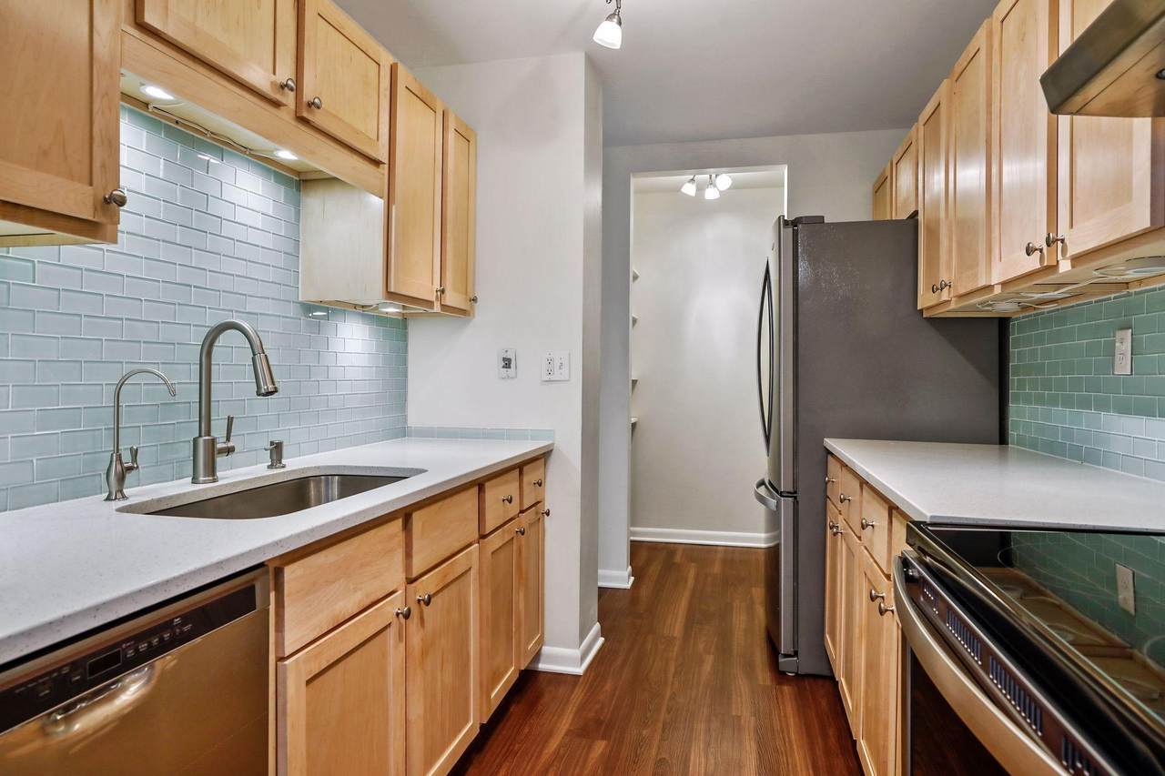 1181 Edgcumbe Road - Photo 1