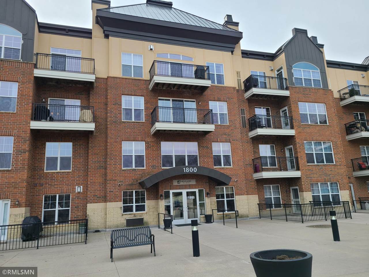 1800 Graham Avenue - Photo 1