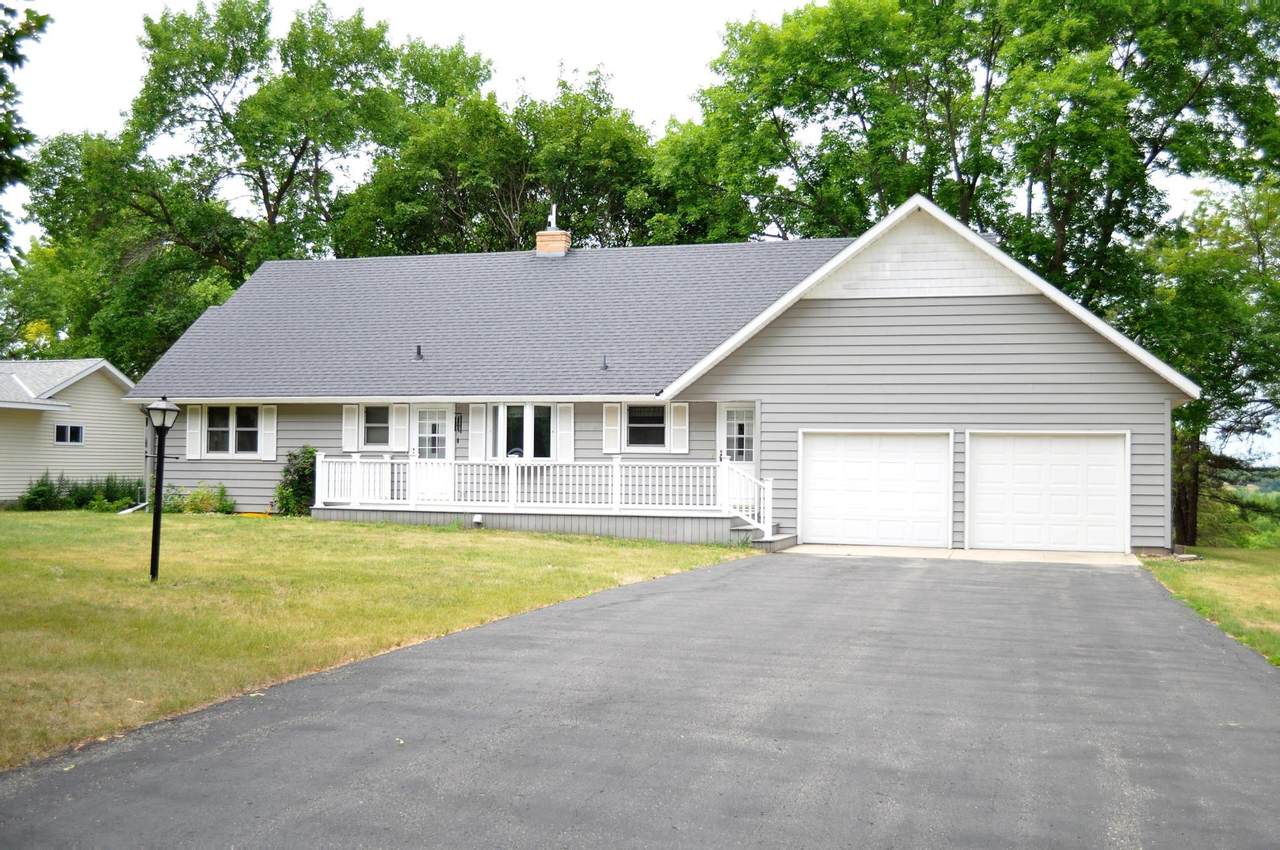 1637 4th Street - Photo 1