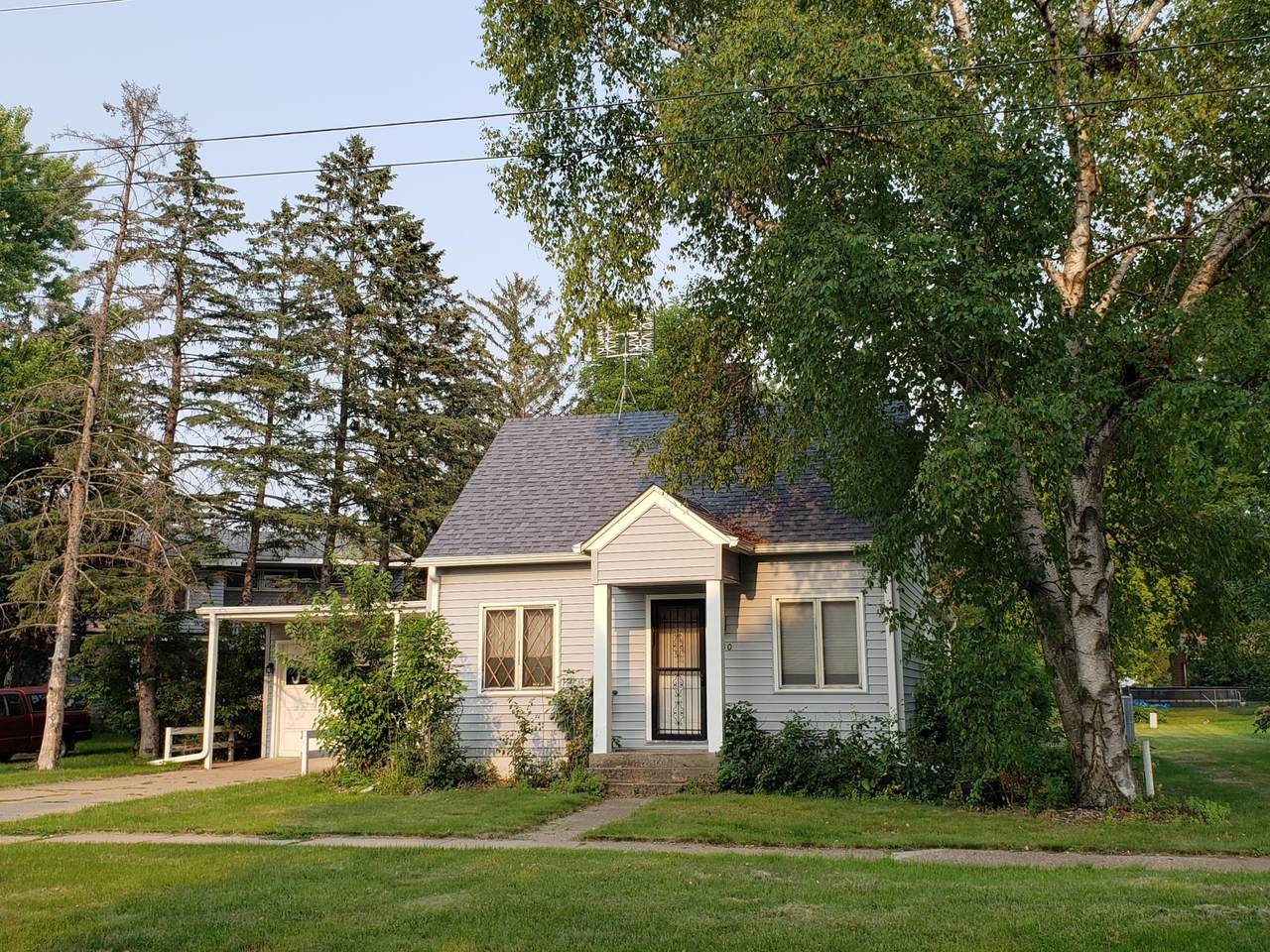 530 Green Avenue - Photo 1