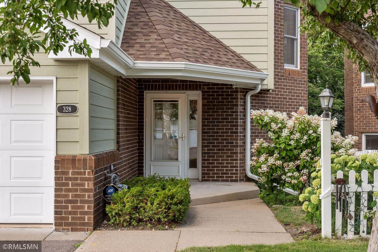 328 Parkway Court - Photo 1
