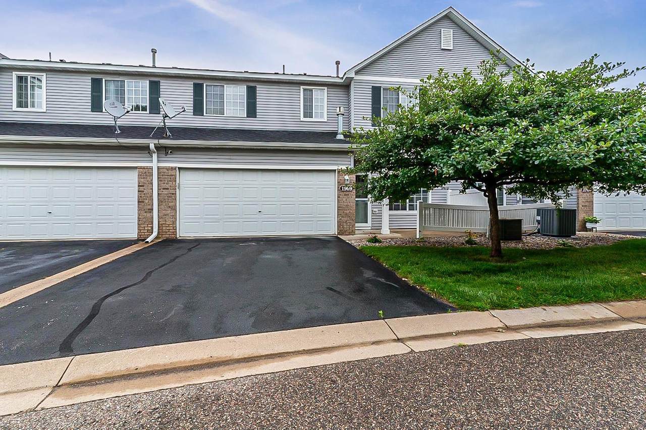 1909 Mockingbird Avenue - Photo 1