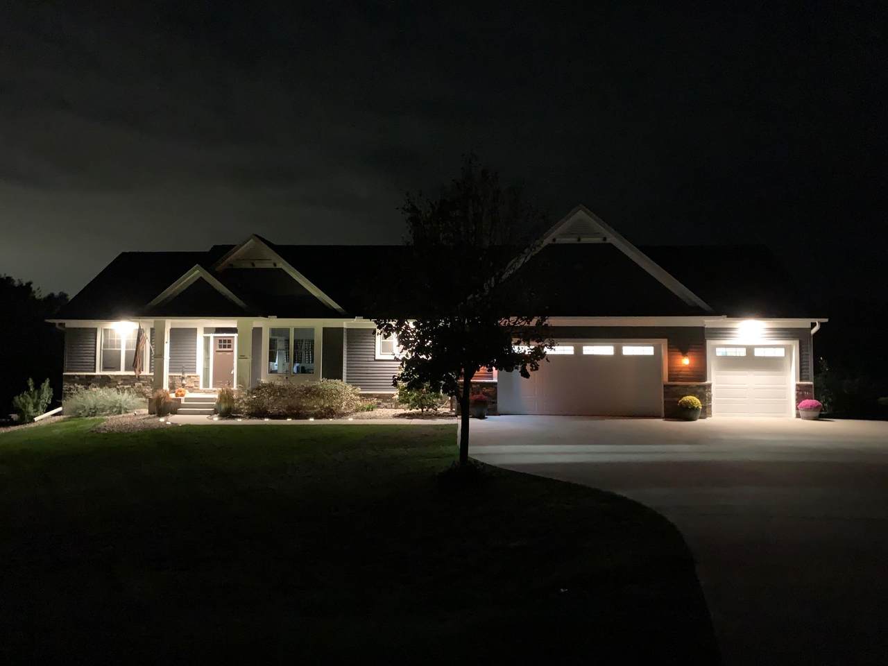 5435 Eisenhower Lane - Photo 1