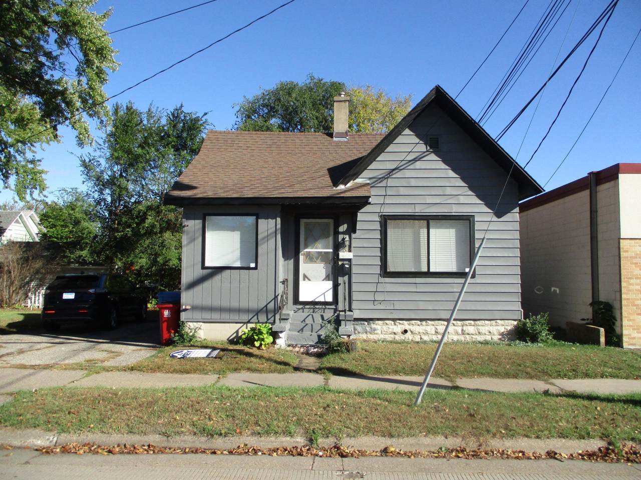 318 Sarnia Street - Photo 1