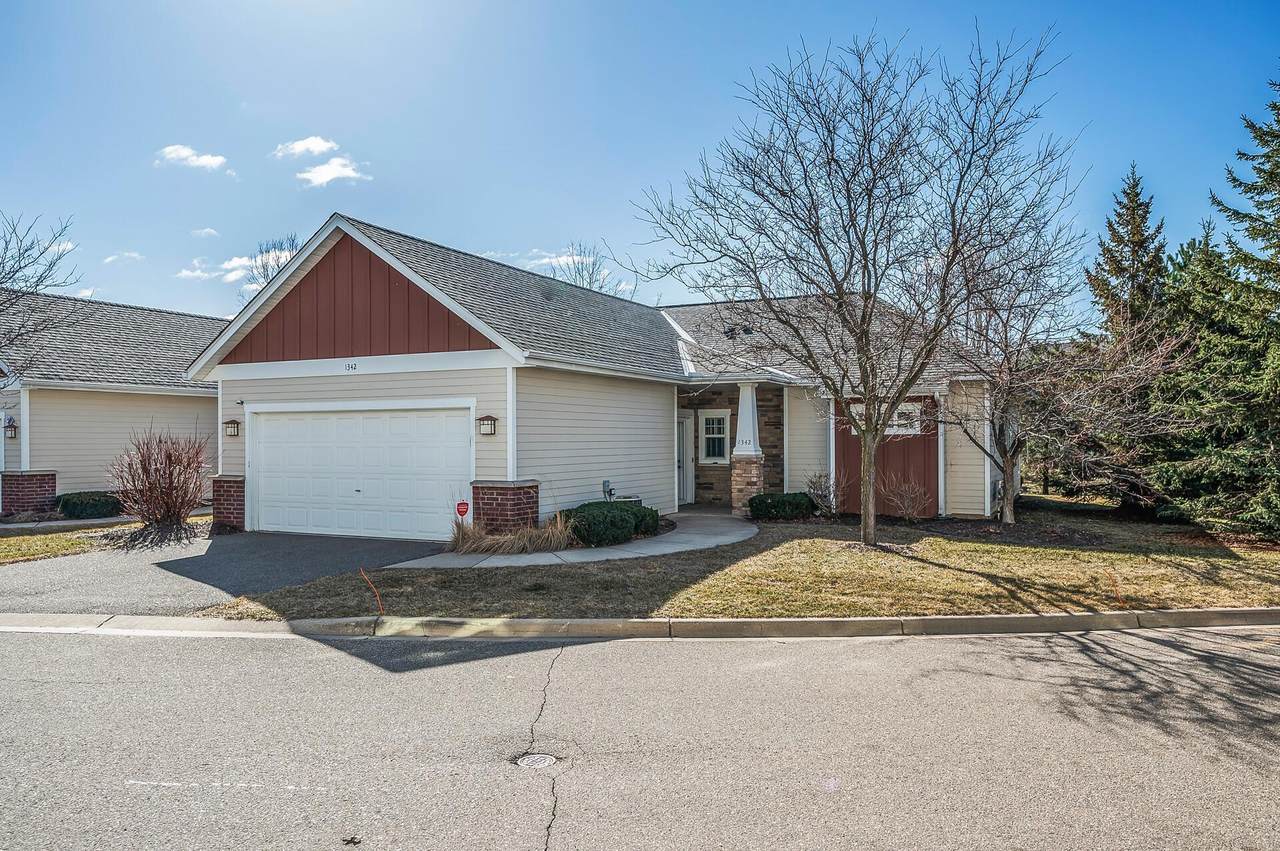 1342 Phalen Boulevard - Photo 1