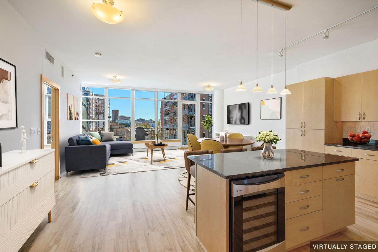 215 10th Avenue - Photo 1