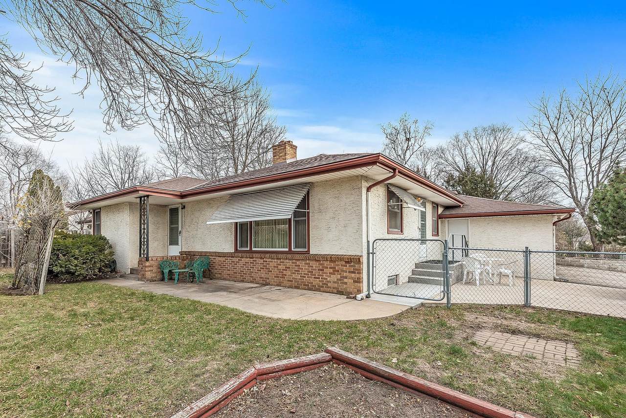 6815 River Road - Photo 1