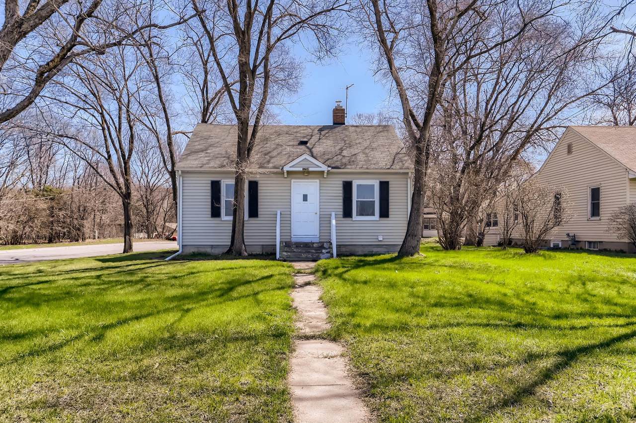 1796 Hastings Avenue - Photo 1