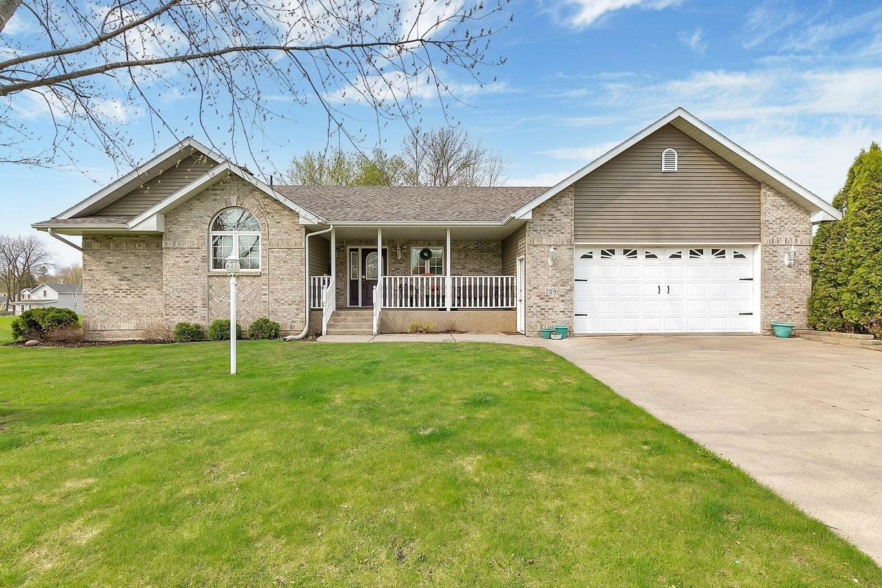 209 8th Avenue - Photo 1