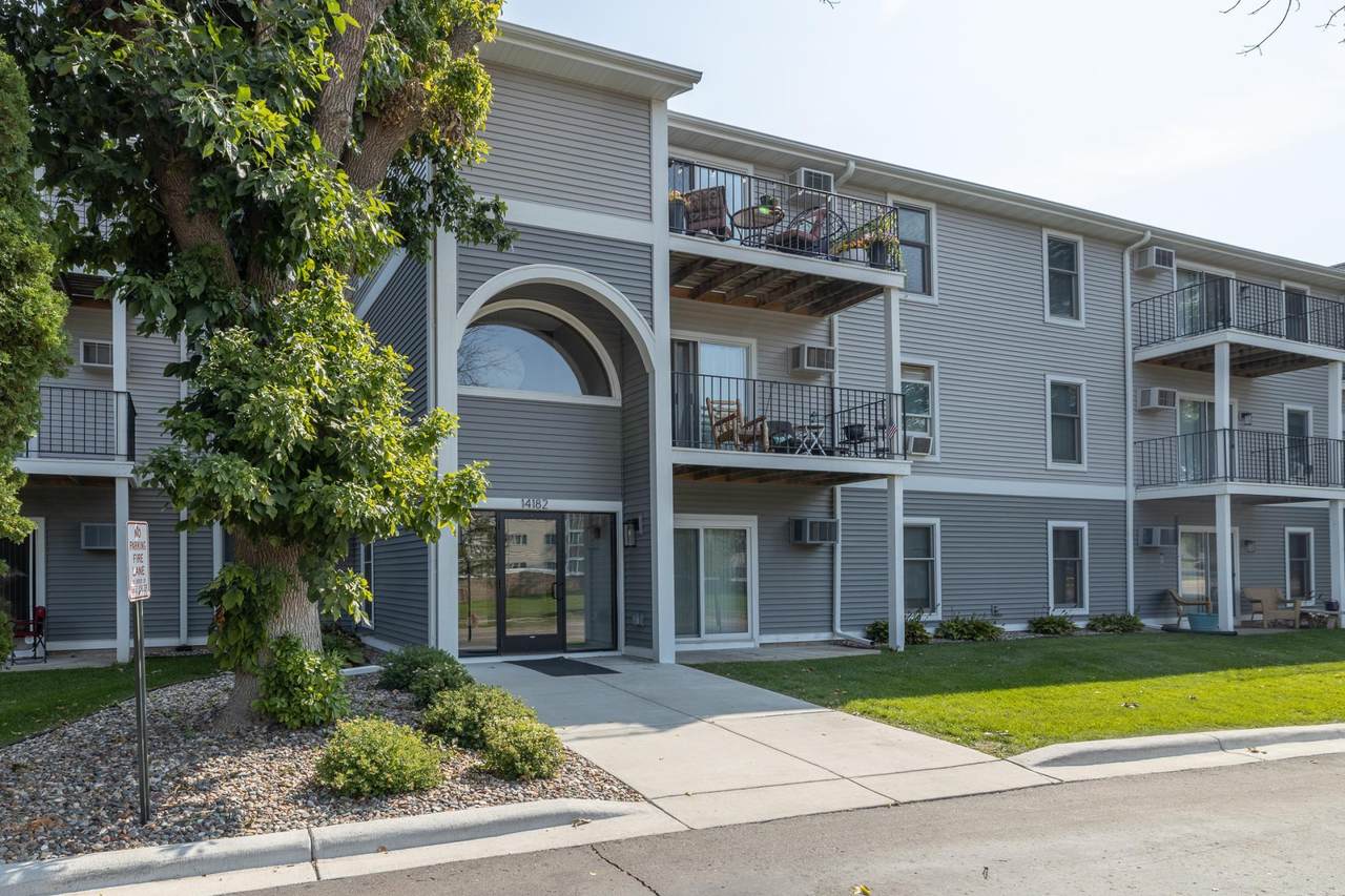14182 Pennock Avenue - Photo 1