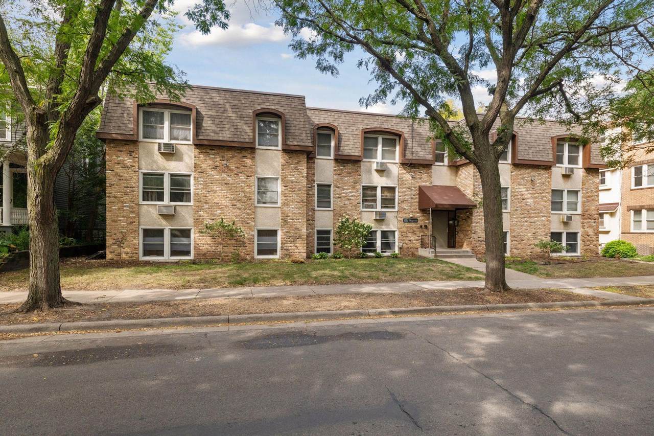 2536 Dupont Avenue - Photo 1