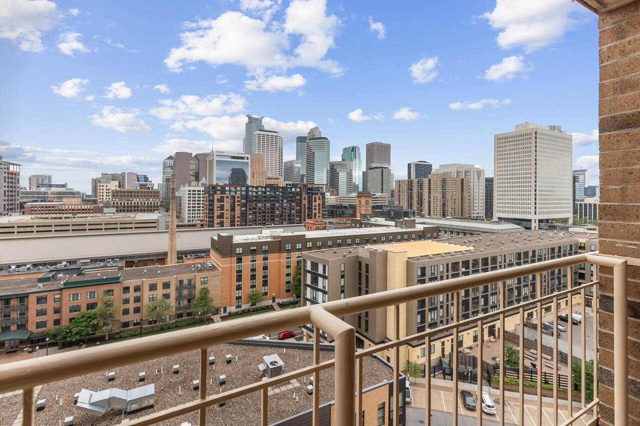 401 1st Street - Photo 1