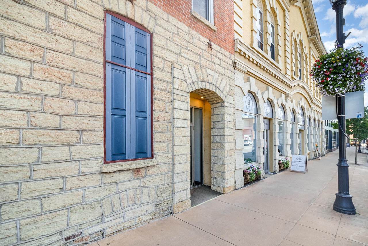 405 Main Street - Photo 1