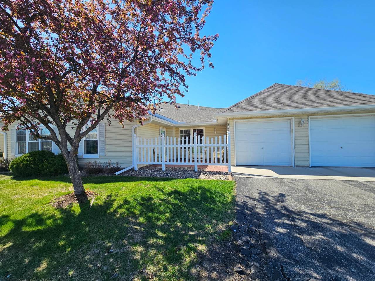 1065 Blackbird Trail - Photo 1