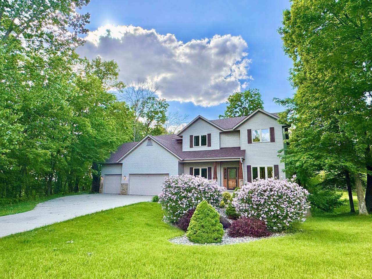 567 Forest Lane - Photo 1