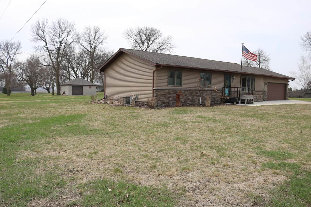 747 110th Street - Photo 1
