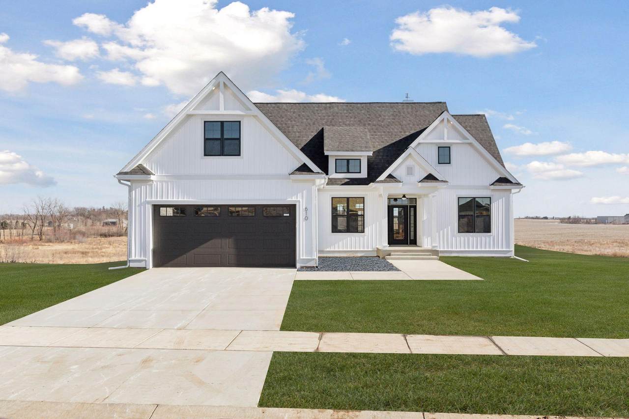 610 Field Point Street - Photo 1