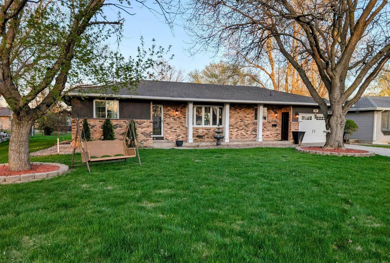 1128 Division Street - Photo 1