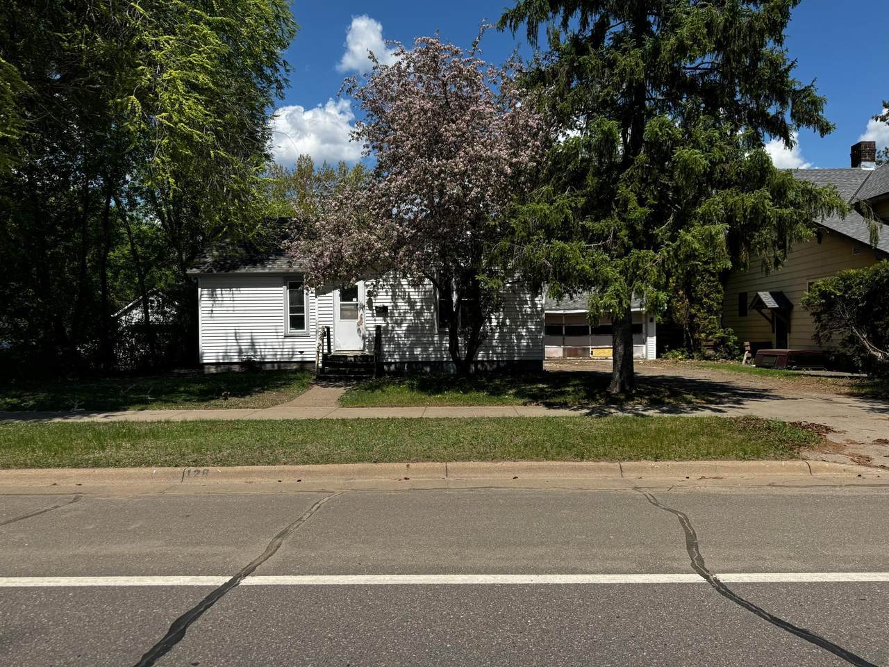 128 4th Street - Photo 1