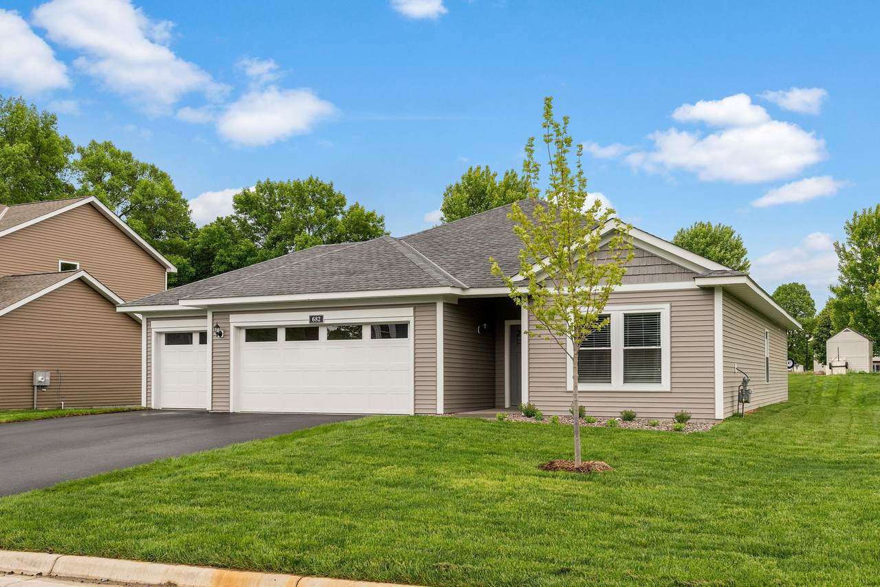 687 Aspen Lane - Photo 1