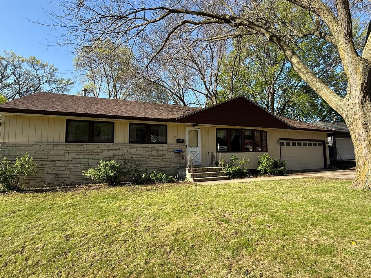 314 Burr Oak Drive - Photo 1