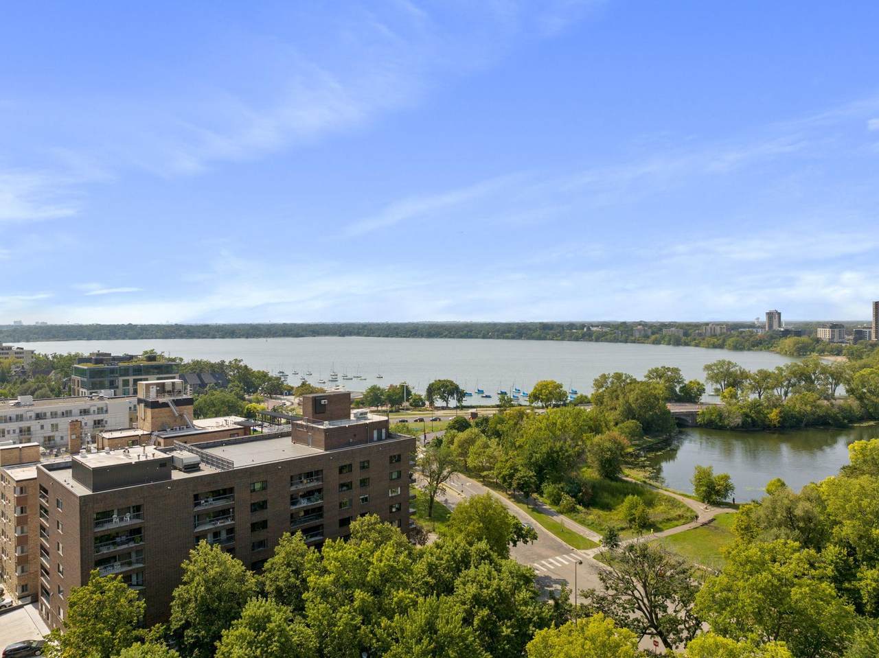 2885 Knox Avenue - Photo 1