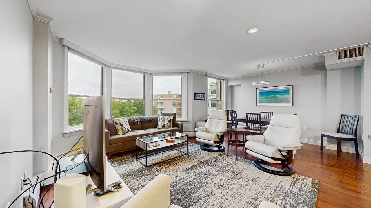 1425 28th Street - Photo 1