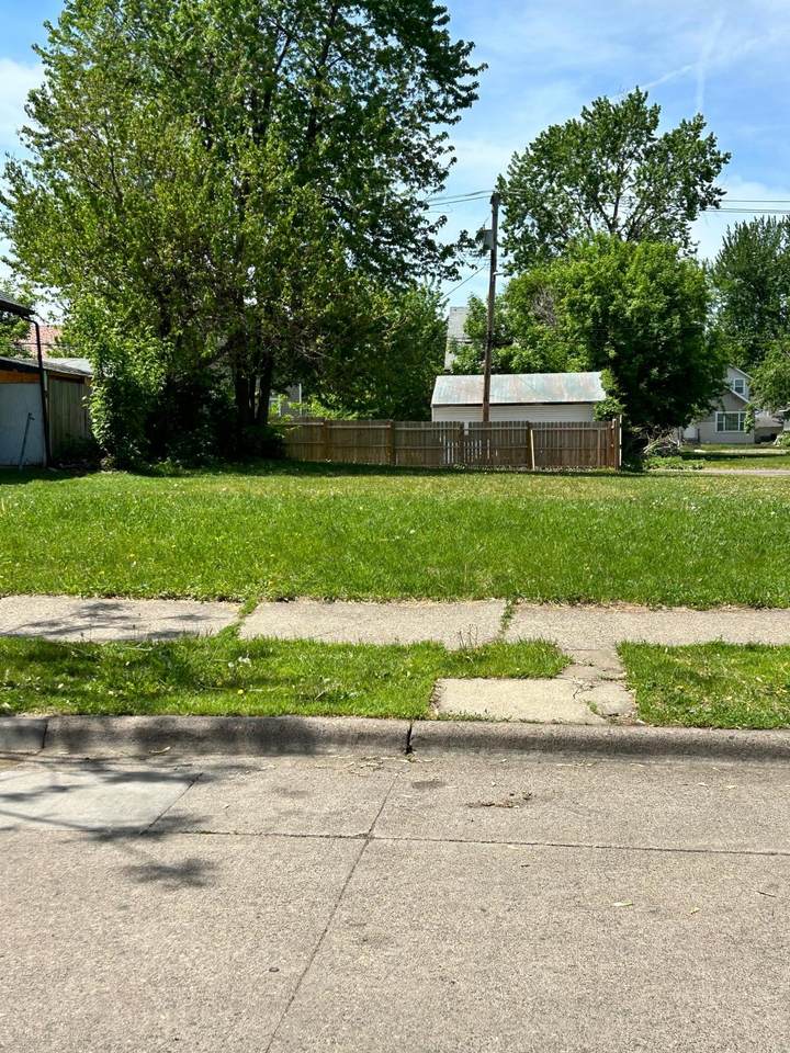 2635 Oliver Avenue - Photo 1