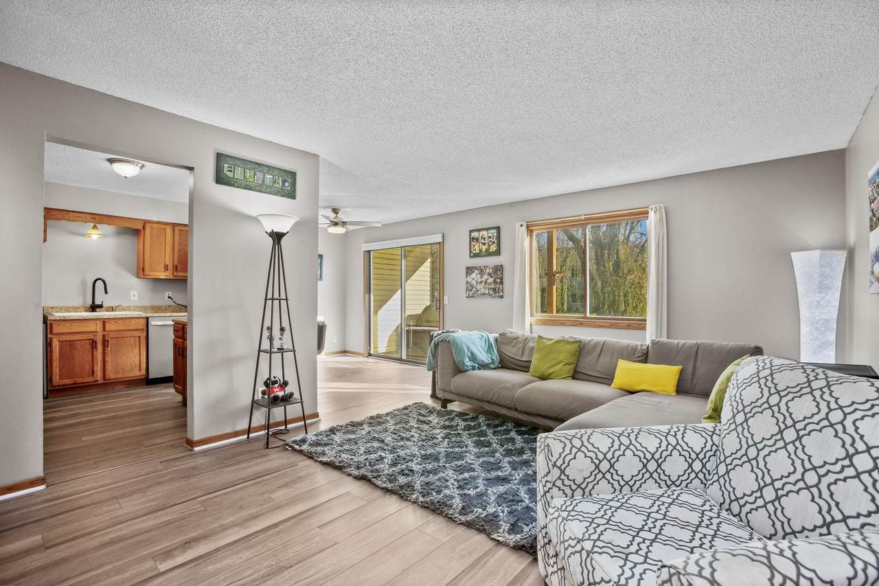 994 Heritage Court - Photo 1