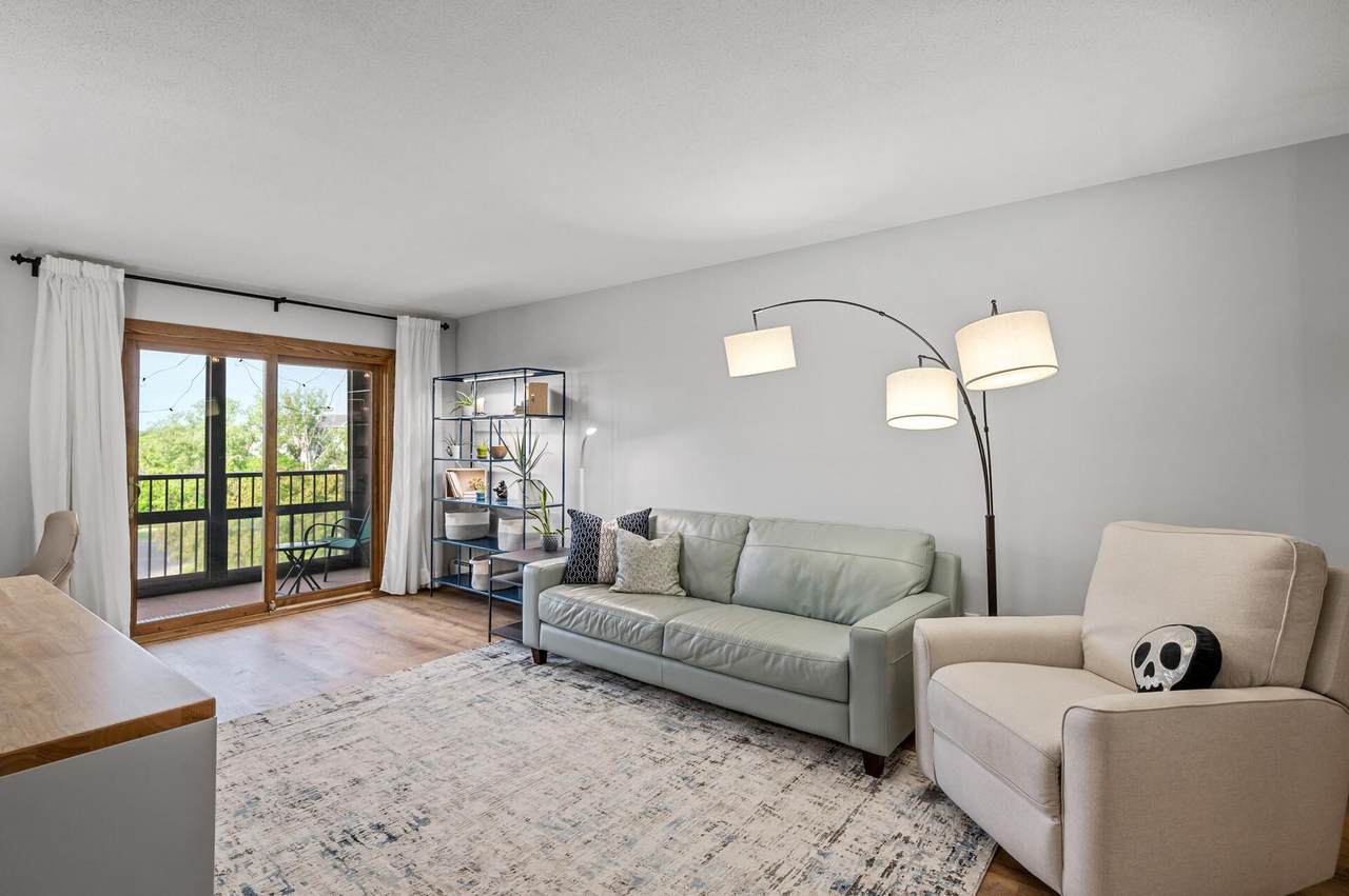 2700 Oxford Street - Photo 1