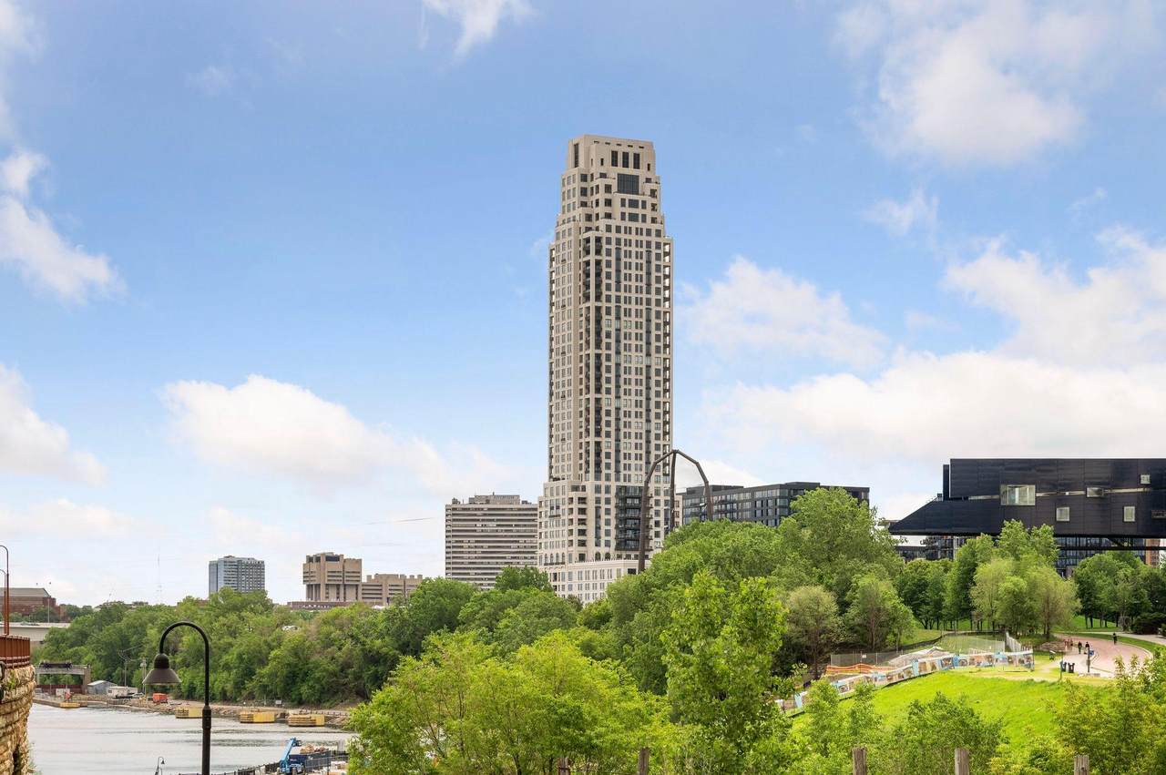 1111 River Parkway - Photo 1