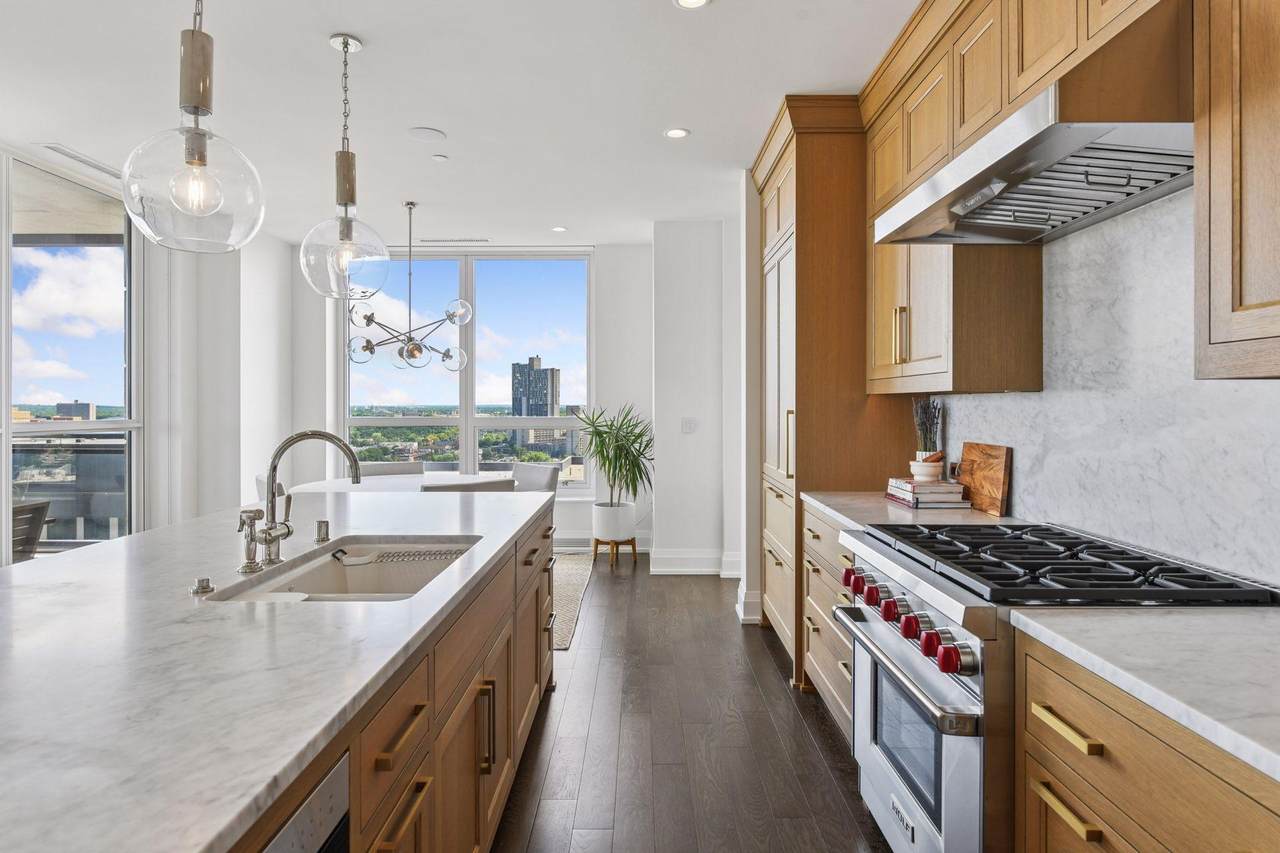 1111 River Parkway - Photo 1