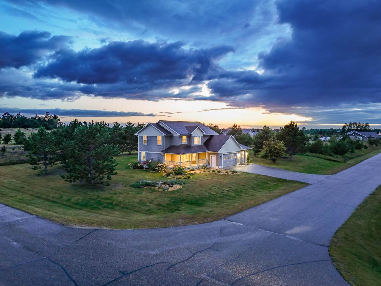 1320 Whiting Road - Photo 1