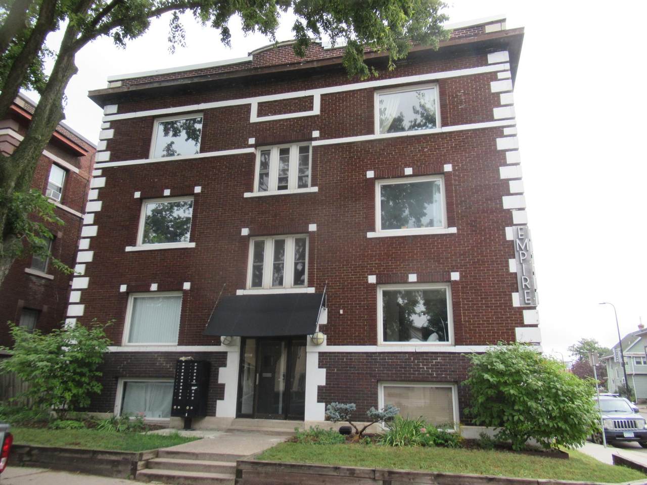 2881 Irving Avenue - Photo 1